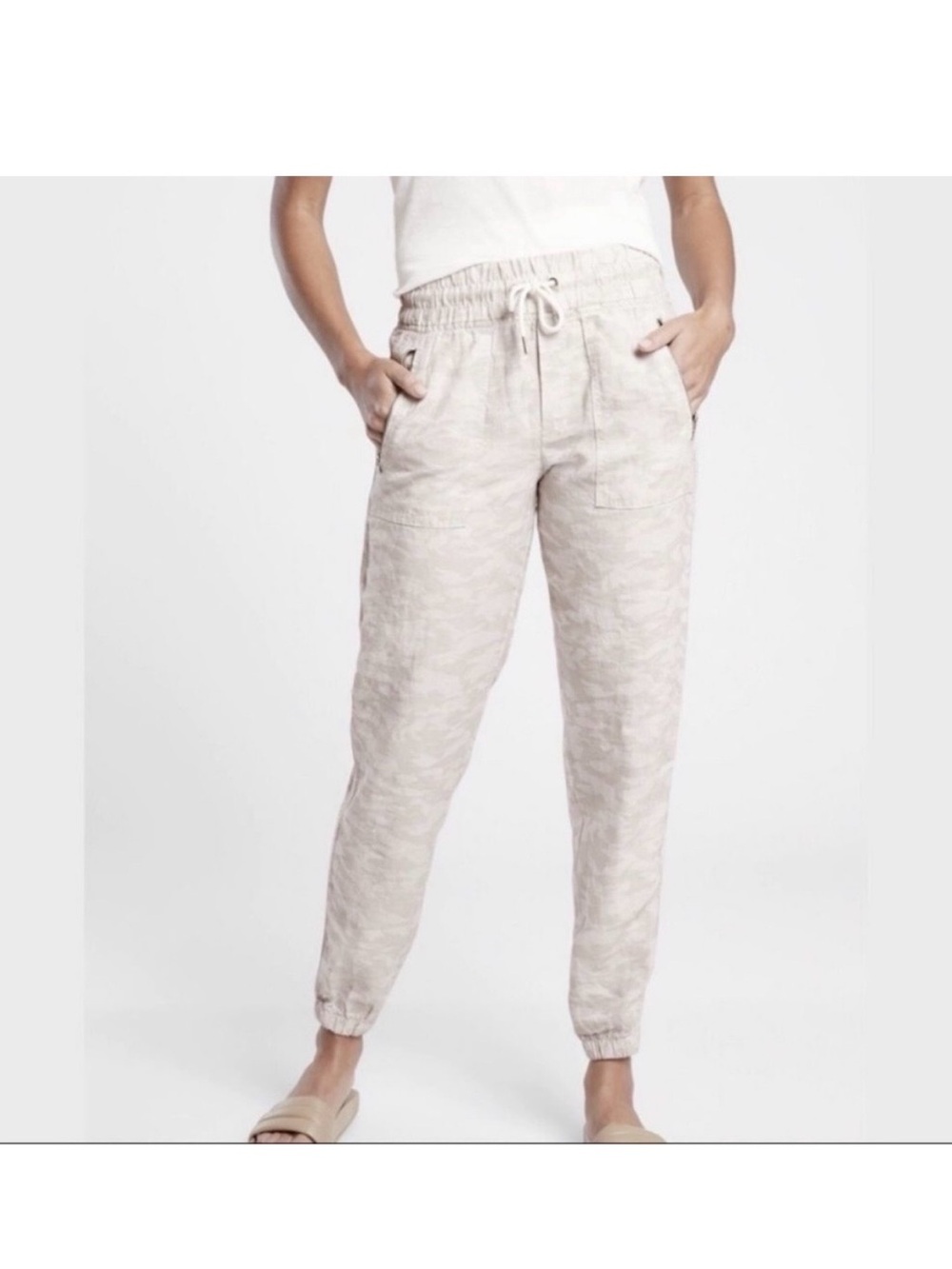 Athleta Camo Tide Linen Jogger Women's Lightweight Beige Camo, size 12